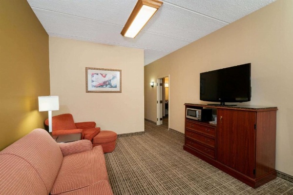 Baymont by Wyndham Knoxville/Cedar Bluff image 14