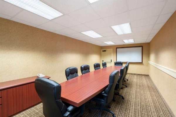 Baymont by Wyndham Knoxville/Cedar Bluff image 17