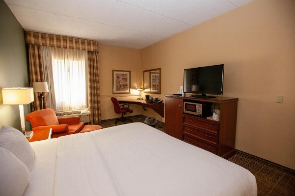 Baymont by Wyndham Knoxville/Cedar Bluff image 26